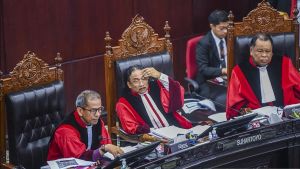 RDPU dengan Komisi III DPR, Pakar Hukum Tata Negara Tuding Suhartoyo Ketua MK Ilegal