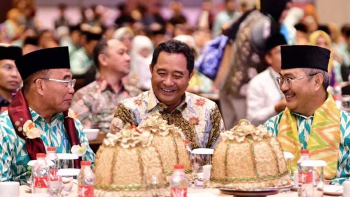 PMKの調整大臣がゴールデンインドネシアに向けて若い世代の人格を育成するというアイデアを伝えた