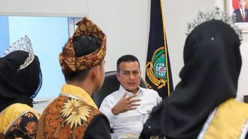 对于Golkar Ridwan Kamil副主席，北苏门答腊副省长Ijeck正在“培训”成为北苏门答腊省省长