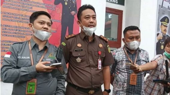 The Lampung Metro Prosecutor's Office Arrests 2 Cenderawasih Market Corruption Suspects