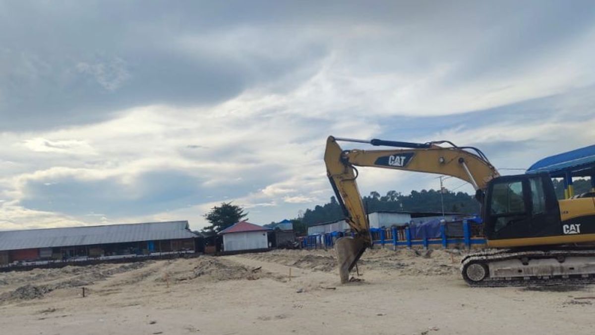 Gelontorkan Dana Rp13 Miliar, Pemkab Manokwari Bangun Pasar Darurat Bagi 741 Korban Kebakaran di Wosi