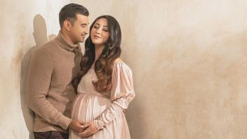 3 Beautiful Portraits Of Ali Syakieb's First Daughter And Margin Wieheerm, A Sharp Nose Like Her Father