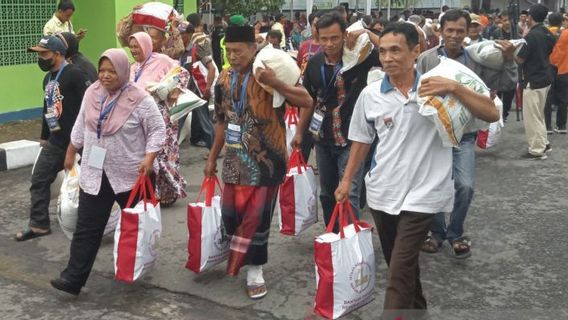 À Bantul Jokowi Bagikan riz: Une aide alimentaire donnée en janvier, février et mars 2024