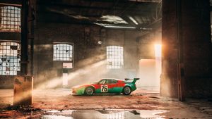 BMW Rayakan 50 Tahun Art Car dengan Tur Amerika Utara, Pamerkan Karya Ikonis Warhol dan Mehretu