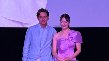 ga et roses roses locales dans le film What’s up with Secretary Kim?