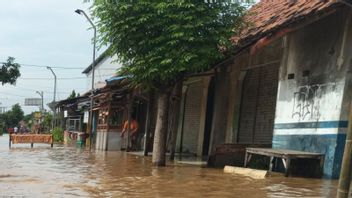 2 Sungai Meluap, 1.505 habitants dans 3 districts de Cirebon submergés par les inondations