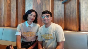 Kenangan Faradina Mufti dan Muhadkly Acho Soal Sepatu Masa Kecil