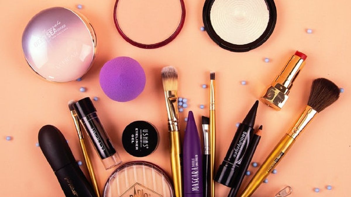 How To Recognize The Expiration Date Of Cosmetics So It Won’t Damage Your Face