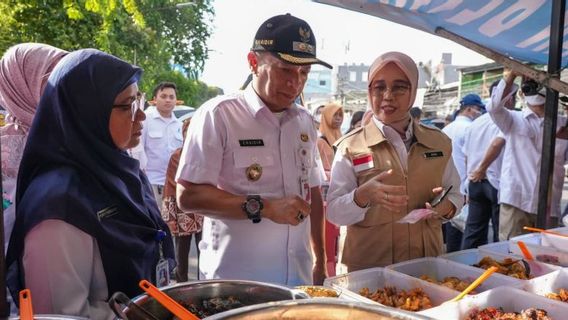 Takjil Lapak Inspection In Benhil, Central Jakarta City Government Checks Indications Of Chemicals In Food