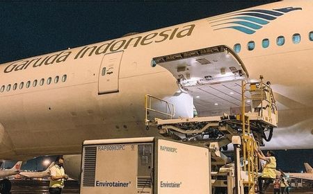 Garuda Indonesia Fasilitasi Pengiriman Produk UMKM Jabar dari Bandara Kertajati, Ridwan Kamil: Terima Kasih