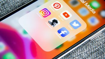 Facebookは、ソーシャルメディアから休憩を取り、有害なコンテンツからそれらを遠ざけるようにユーザーに求めます