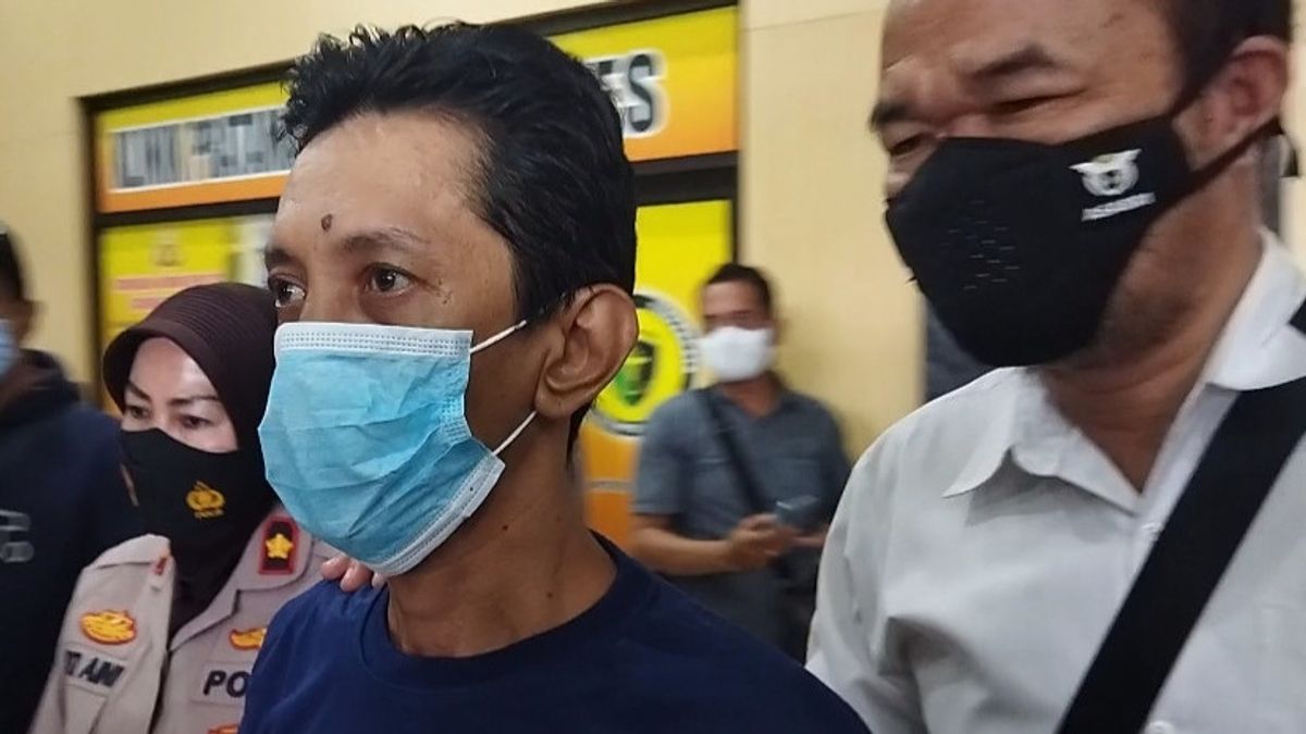 一名巴布亚记者猥亵者在廖内巴士总站被捕