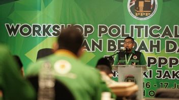 أناك حاجي لولونغ ، رئيس DPW PPP DKI يطلب إنهاء 