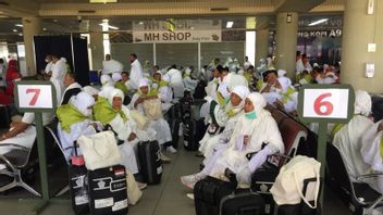 Berisiko Kesehatan Tinggi, 14 Calon Haji Embarkasi Batam Dilengkapi Jam Pintar