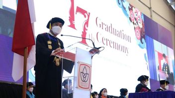 Wisuda 1.181 Lulusan Baru, Rektor President University Pesan Agar Menjadi Manusia yang Jujur