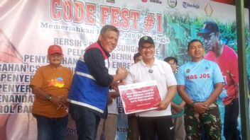 PGN تسلم مساعدة المسؤولية الاجتماعية للشركات ل 50 عربة نفايات ومحركا لدعم إدارة النفايات في يوجياكارتا