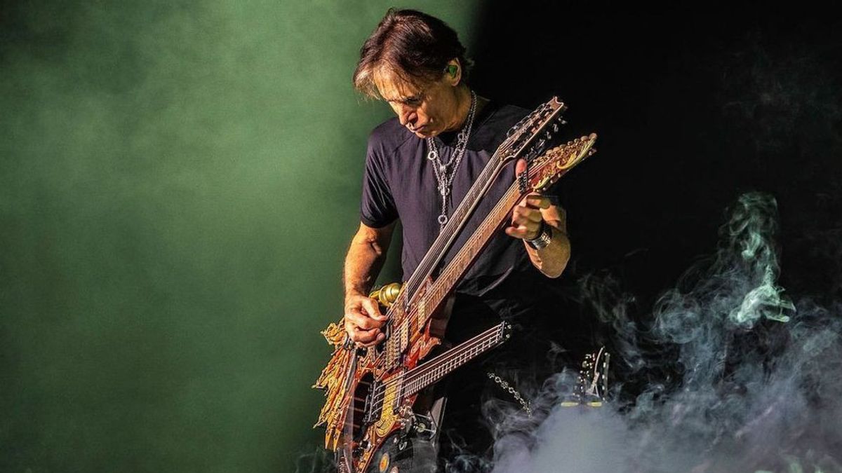 吉他迷们已准备就绪!史蒂夫·瓦伊(Steve Vai)将在雅加达再次举办音乐会