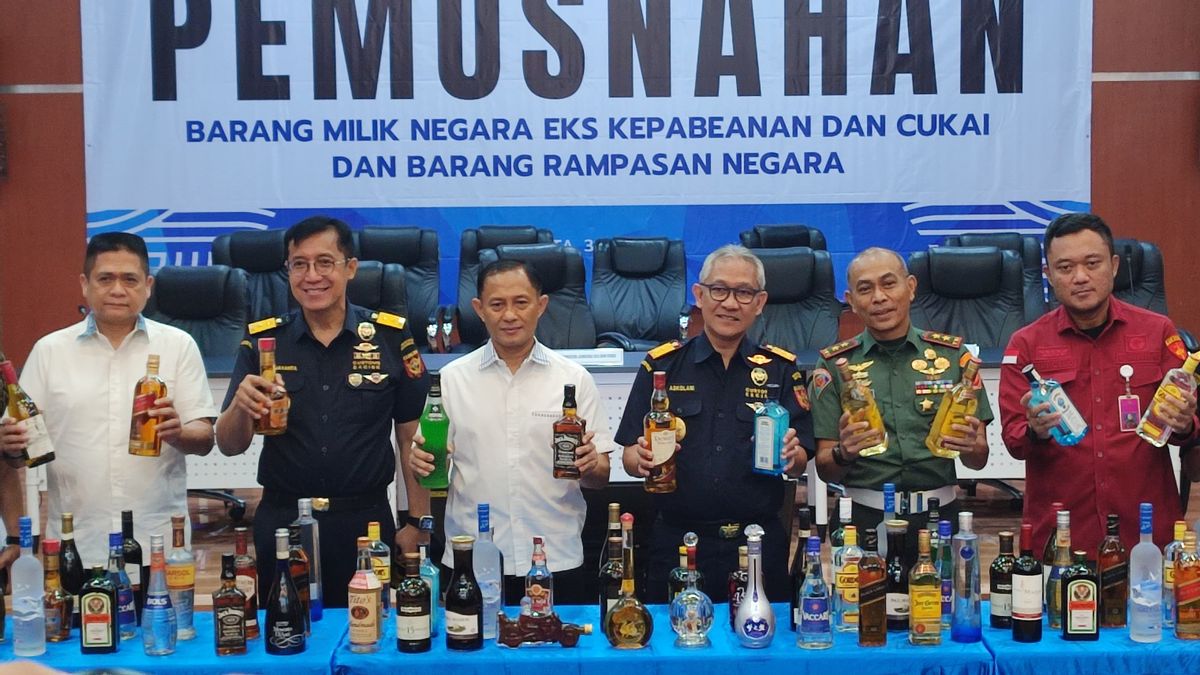 Protect Indonesia's Economy, Hundreds Of Thousands Of Famous Alcohol Bottles Destroyed By Customs