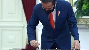 Pemerintah Siapkan 35 PP dan Lima Perpres Susul Pengesahan UU Cipta Kerja oleh Jokowi
