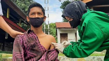Masyarakat Aceh Besar Antusias Ikuti Vaksinasi COVID-19