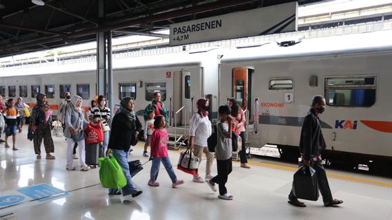 KAI Catat Penjualan Tiket Kereta Nataru Capai 566.806 Tiket
