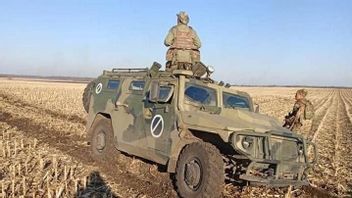 تعديل المركبات المدنية لمواجهة الجنود الروس وسكان لفيف: النصر يعتمد علينا