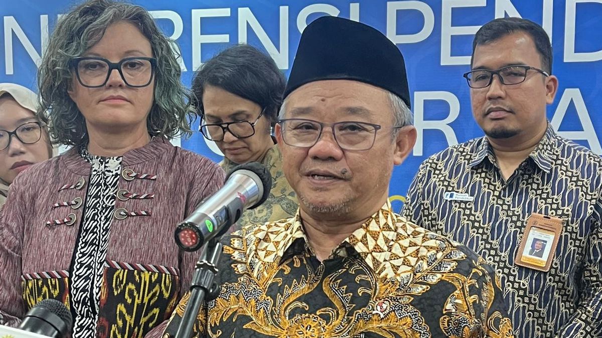 Dituntut Kreatif dalam Mengajar, Mendikdasmen Abdul Mu’ti Dukung Guru Ikut Pelatihan Canva Pendidikan