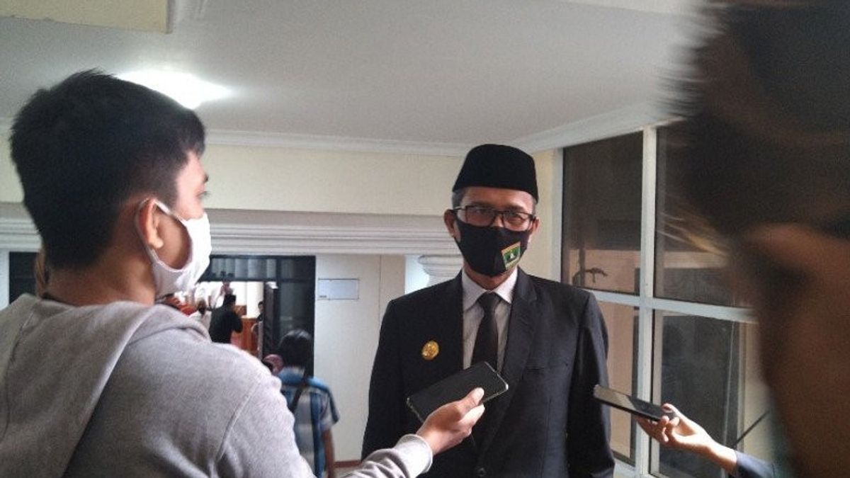 Irwan Prayitno Returns To Campus, Nasrul Abit Still Waiting For The Court About Mahyeldi's Victory In West Sumatra