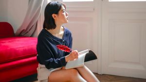 Cara Meredakan Pikiran yang Tegang dengan Mindfulness di Tengah Situasi Panas