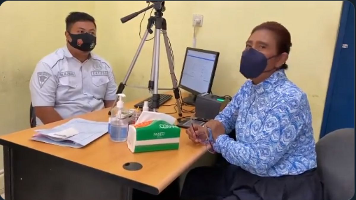 الفيروسية فيديو سوسي Pudjiastuti يجعل رخصة القيادة، والشرطة تأكد وفقا للإجراء: اتخاذ النظرية والممارسة الامتحان