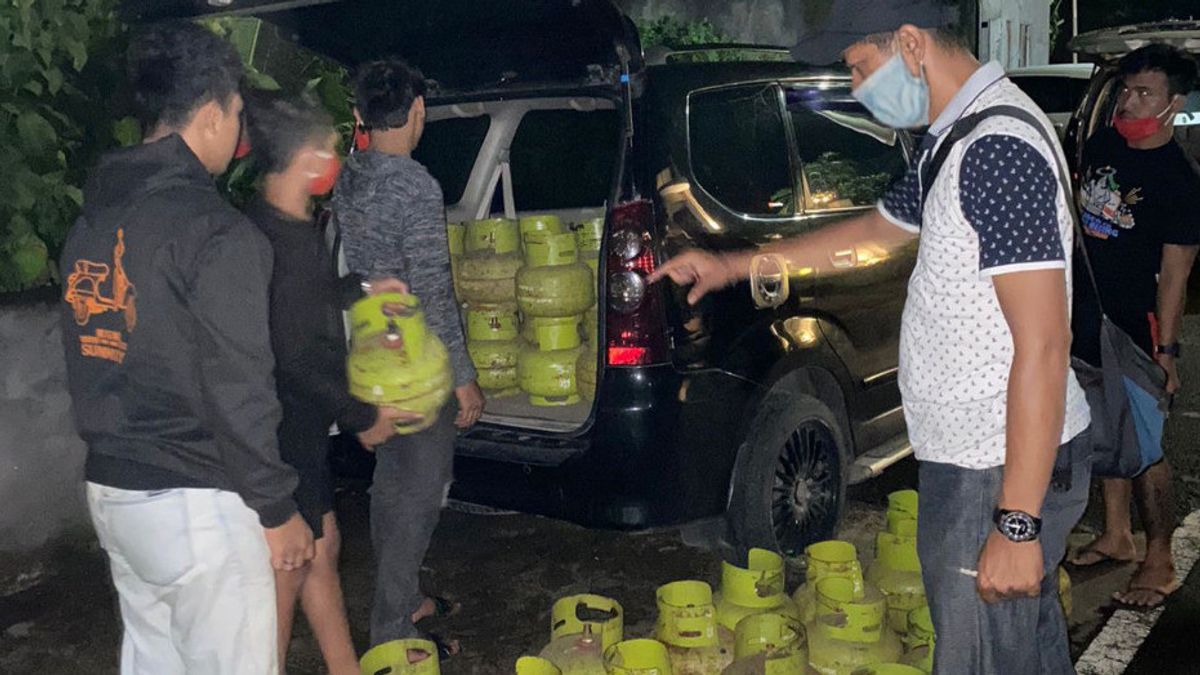 ABG Conspiracy Arrested For Stealing Dozens Of LPG Gas Cylinders In Gianyar Bali