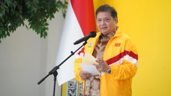 佐科威·尼亚曼(Jokowi Nyaman)使用黄色达西,Airlangga要求支持戈尔卡尔党