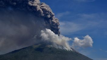 ESDM: L’éruption D’Ili Lewotolok N’a Rien à Voir Avec Un Autre Volcan