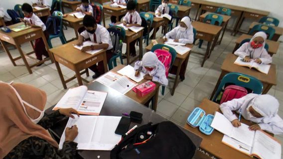 Pimpinan DPR Dukung Rencana Sekolah Negeri-Swasta Gratis di Jakarta