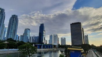 Cuaca Jakarta Hari Ini Diperkirakan Didominasi Berawan dan Hujan Ringan