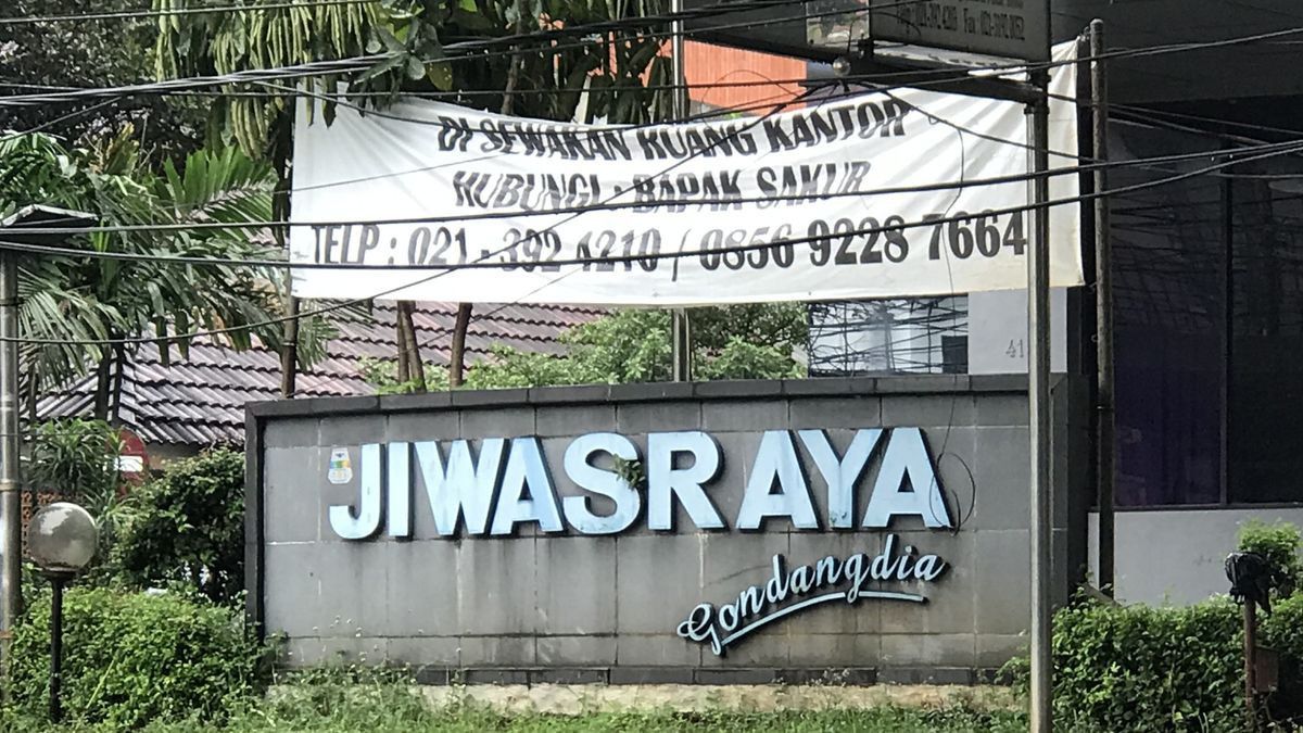 Un Suspect Dans Une Affaire De Corruption à Jiwasraya Arrêté à Rutan KPK Pendant 20 Jours