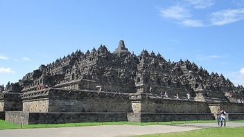 Conservation Of The Two Million Stones That Make Up Borobudur Temple Is Not Cheap, But Super-expensive Pulleys Are Not The Right Decision