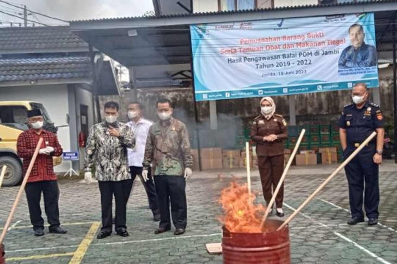 BPOM Jambi Destroys Illegal Medicine Worth IDR 1.6 Billion