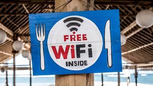 Tips Gunakan WiFi Publik dengan Aman Saat <i>Work From Anywhere</i>