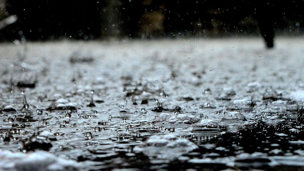 BMKG Ramalkan Jaksel dan Jaktim Diguyur Hujan Saat Jam <i>Ngabuburit</i> Hari Pertama Puasa