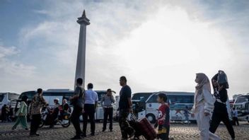 Thousands Of Visitors Crowd Monas On The Second Day Of Eid