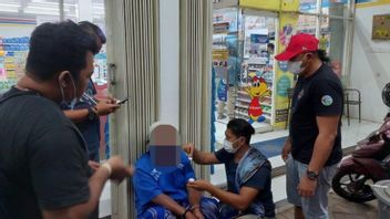 Warga Tanjung Priok Ditangkap Polisi Saat Transaksi Narkoba di Depan Indomaret di Jember