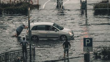 Un guide pour choisir une voiture d’occasion avec soin, ce qui signifie que une voiture d’occasion est inondée
