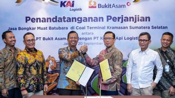 Bukit Asam et KAI Logistics Cooperative Bongkar Charging Coal