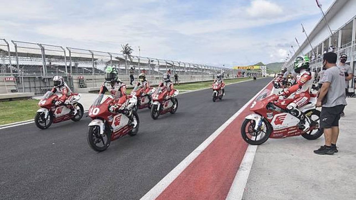 Evaluasi Tes Pramusim MotoGP Mandalika, Menko Airlangga: Skema <i>Travel Bubble</i> Sukses
