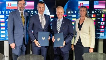 Slovakia And Peru Support NASA's Moon Explore Mission