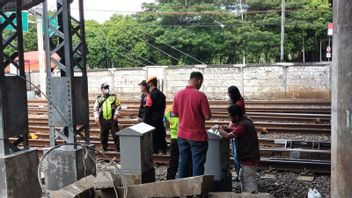 Loncat dari Jembatan Layang Jatinegara Disambar Kereta Api, Seorang Pria 30 Tahun Asal Matraman Tewas