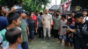 Asking To Turn Down Creation For Grobogan Flood Victims, Ganjar: Politics Also Takes Care Of Humanity