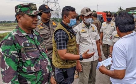 Satpol PP Bekasi Tertibkan Puluhan Bangunan Liar