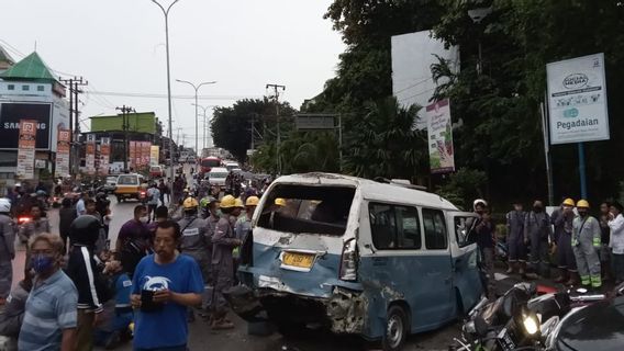 Il Y A 2 Résidents De Banten Dans Un Accident De Camion à Balikpapan, Des Familles En Attente De L’arrivée Des Corps